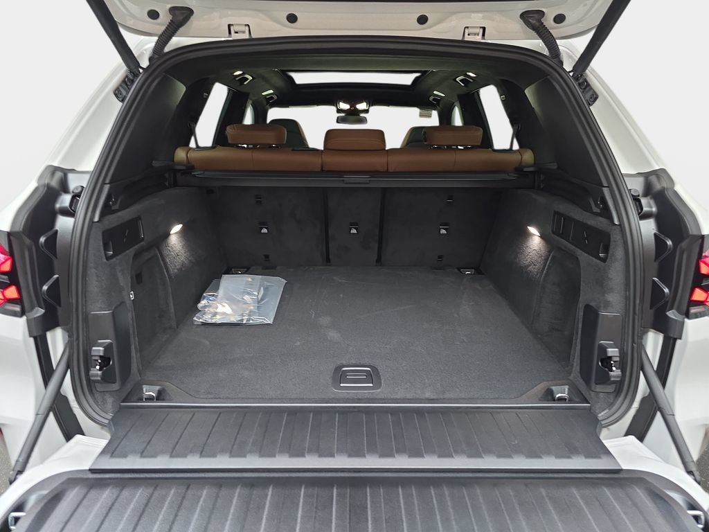 New 2026 BMW X5 M Competition w/ Executive Package AWD/4WD image 12