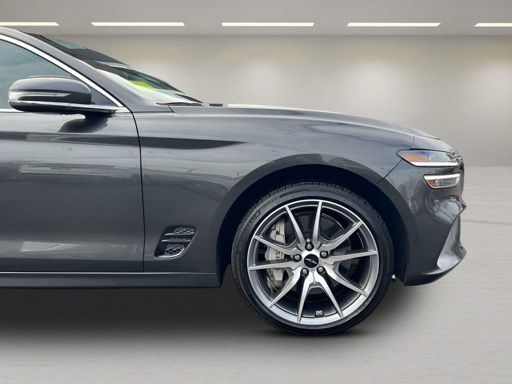 Used 2025 Genesis G70 2.5T image 25