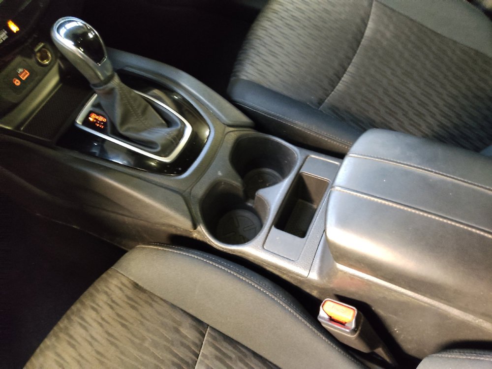 Used 2019 Nissan Rogue S FWD image 26