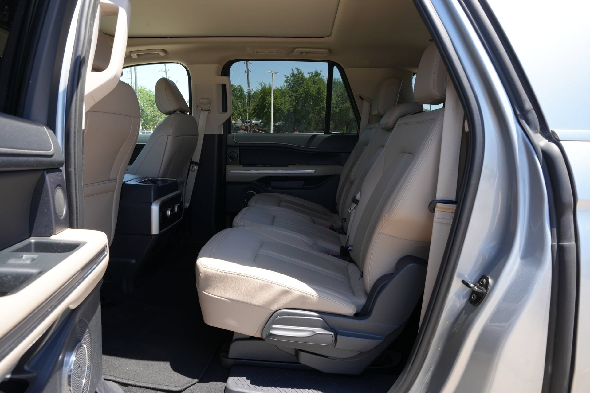 Used 2024 Ford Expedition Max Limited RWD image 21