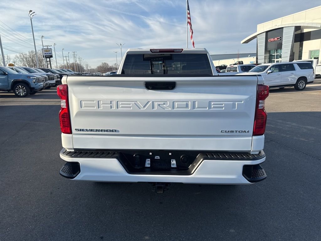 Used 2023 Chevrolet Silverado 1500 Custom image 4