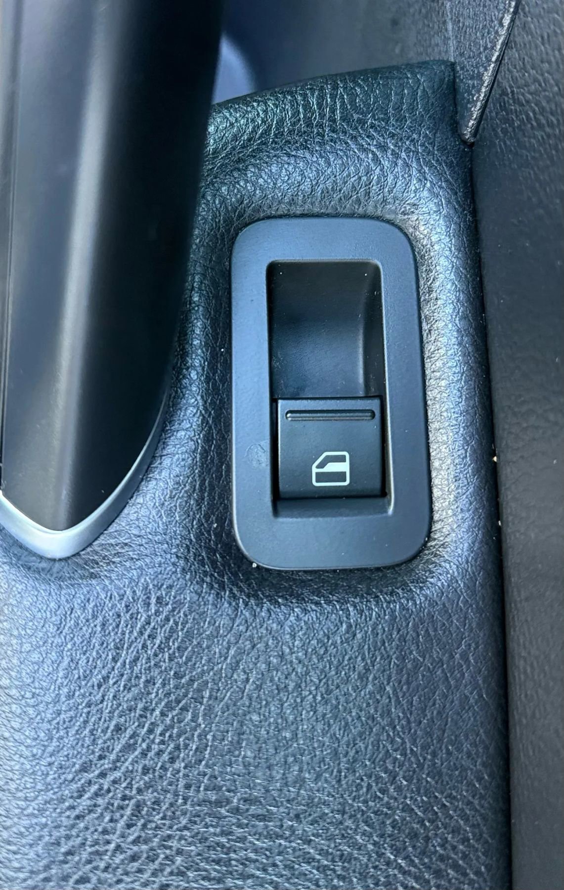 Used 2019 Volkswagen Passat 2.0T Wolfsburg w/ Wheels & Sunroof Package image 32