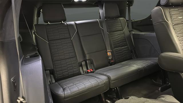 Used 2022 Cadillac Escalade Sport Platinum w/ LPO, ONYX Package AWD/4WD image 25
