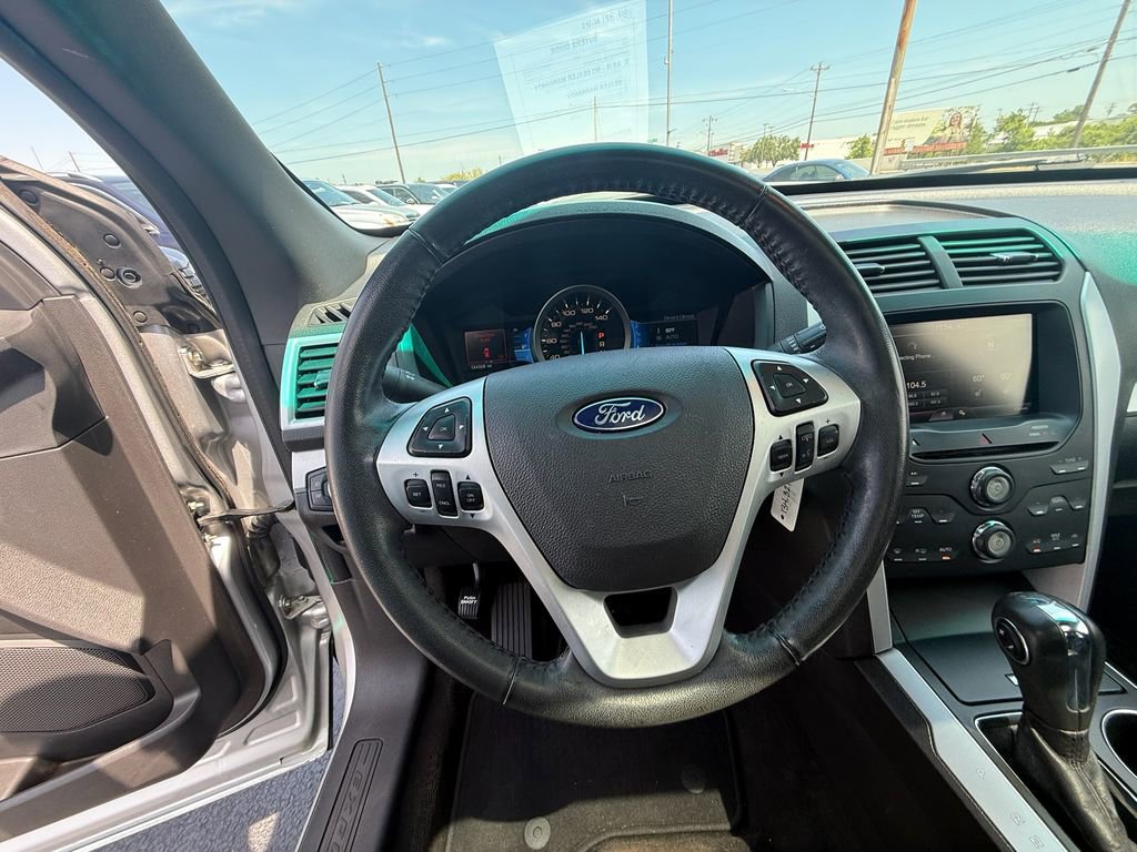 Used 2012 Ford Explorer XLT FWD image 16