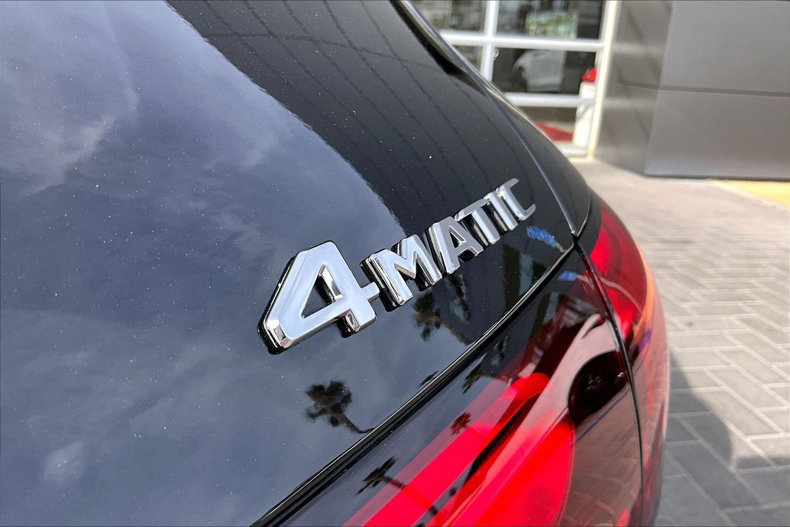 Used 2025 Mercedes-Benz GLC 350e 4MATIC image 8