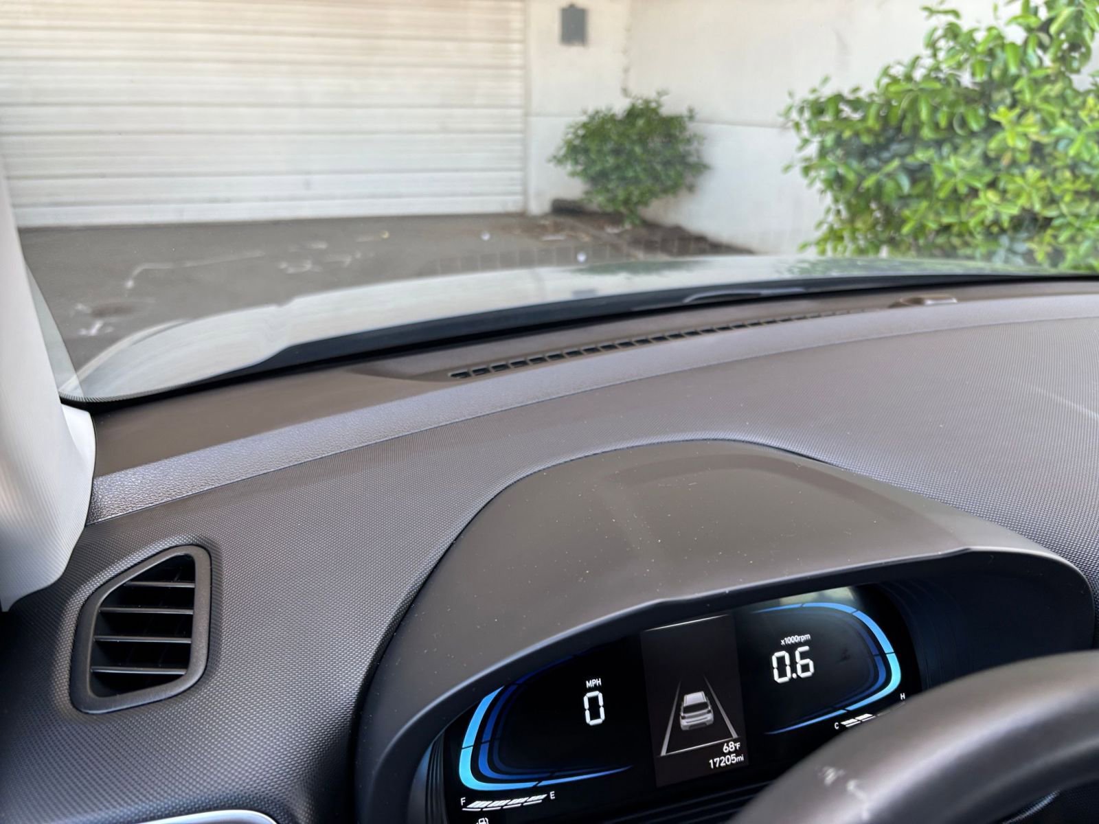 Used 2025 Hyundai Venue SEL image 35