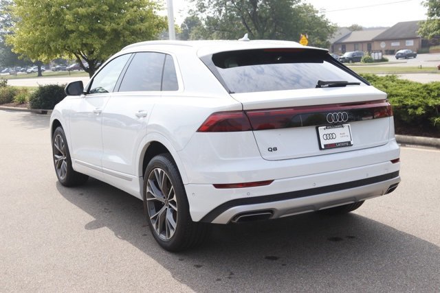 Used 2024 Audi Q8 Premium image 7