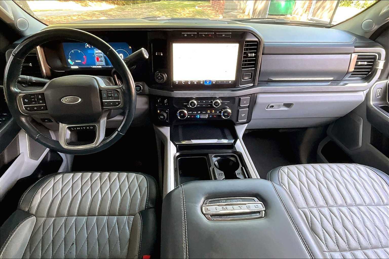 Used 2024 Ford F450 Limited image 15