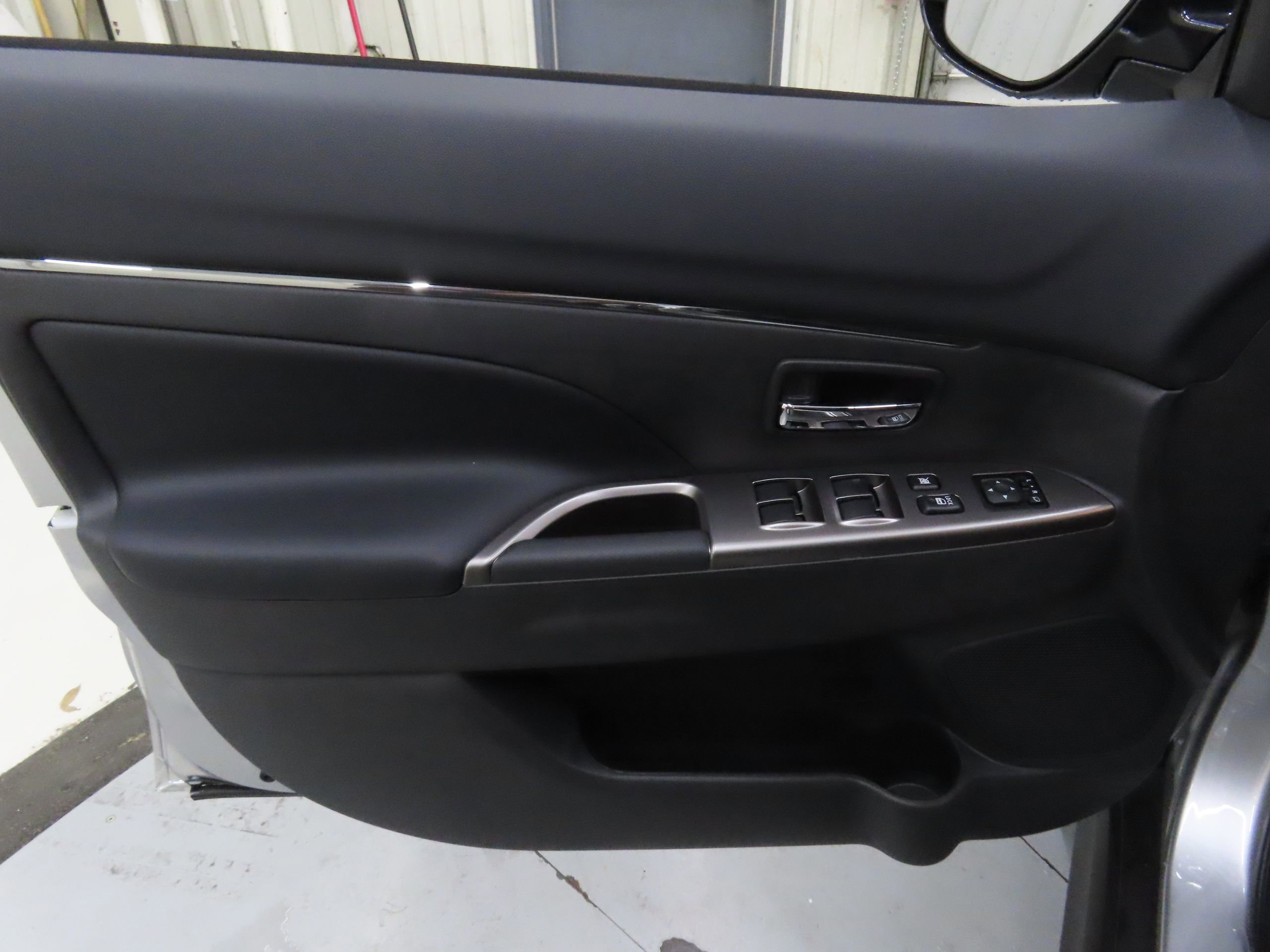 New 2025 Mitsubishi Outlander Sport SE image 9