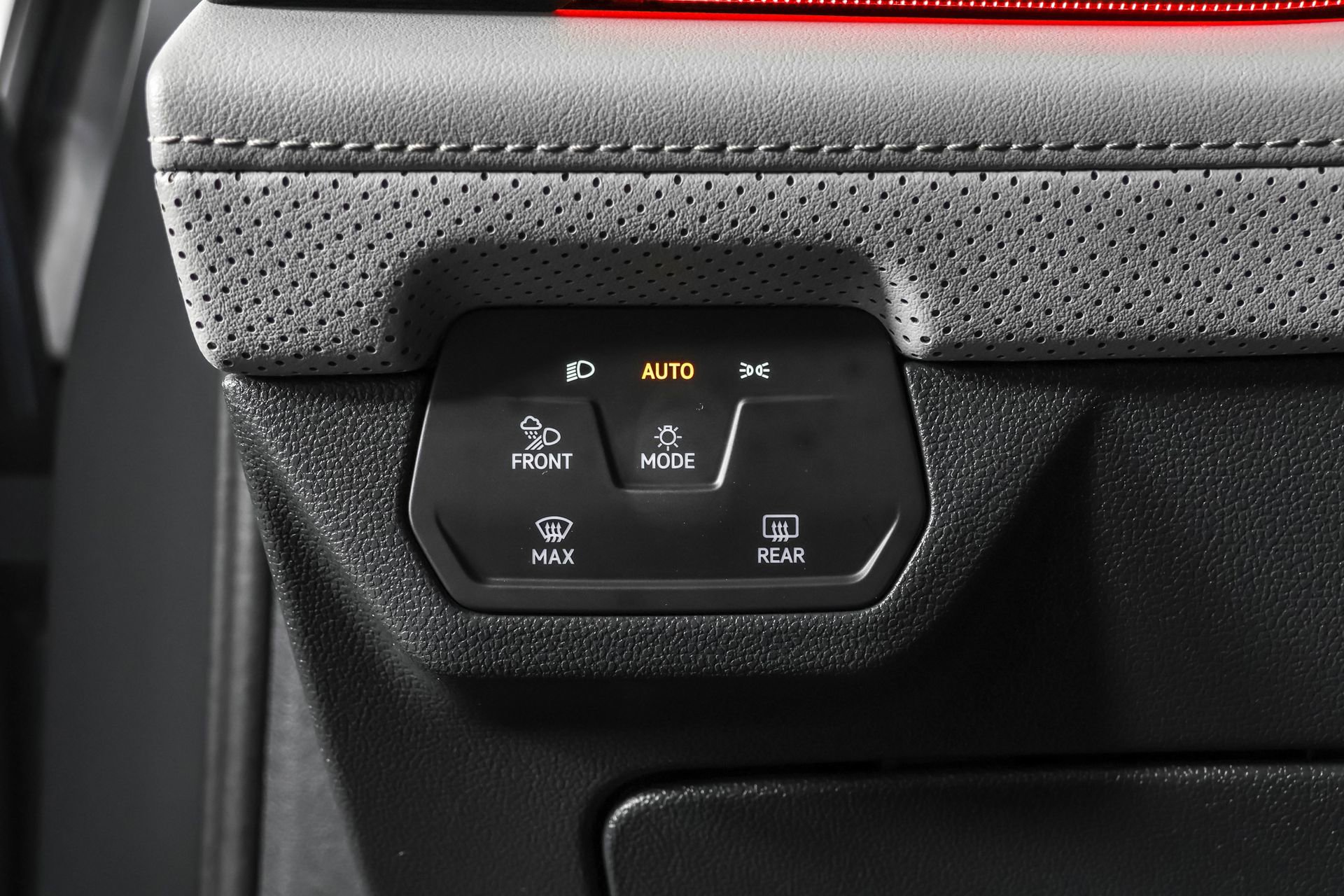 Used 2024 Volkswagen Atlas Peak Edition SE image 27