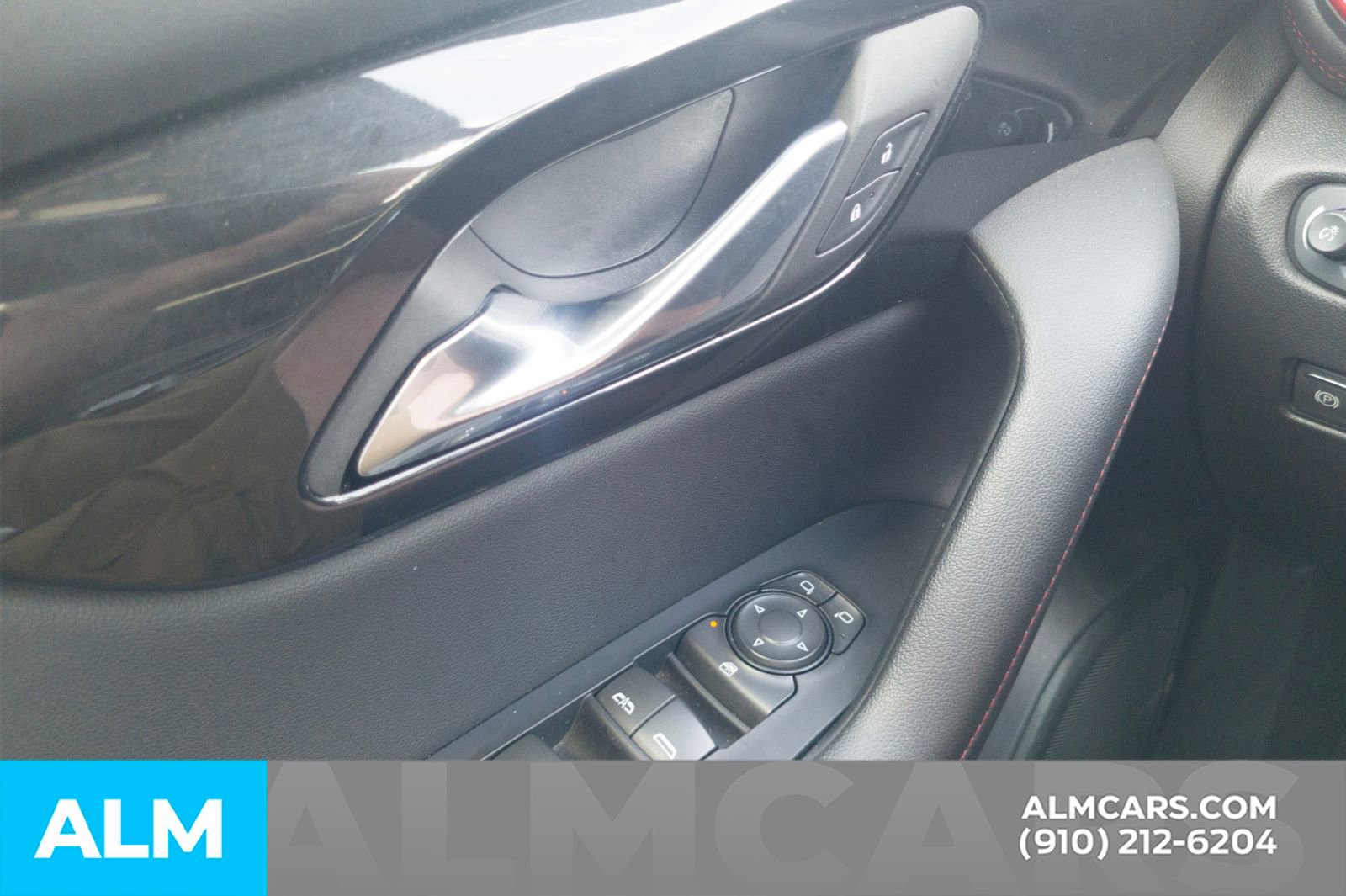 Used 2025 Chevrolet Blazer RS FWD image 32