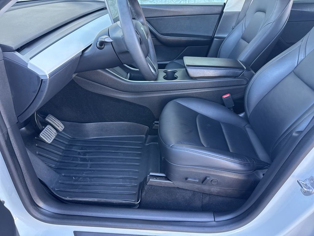 Used 2020 Tesla Model Y Long Range image 22