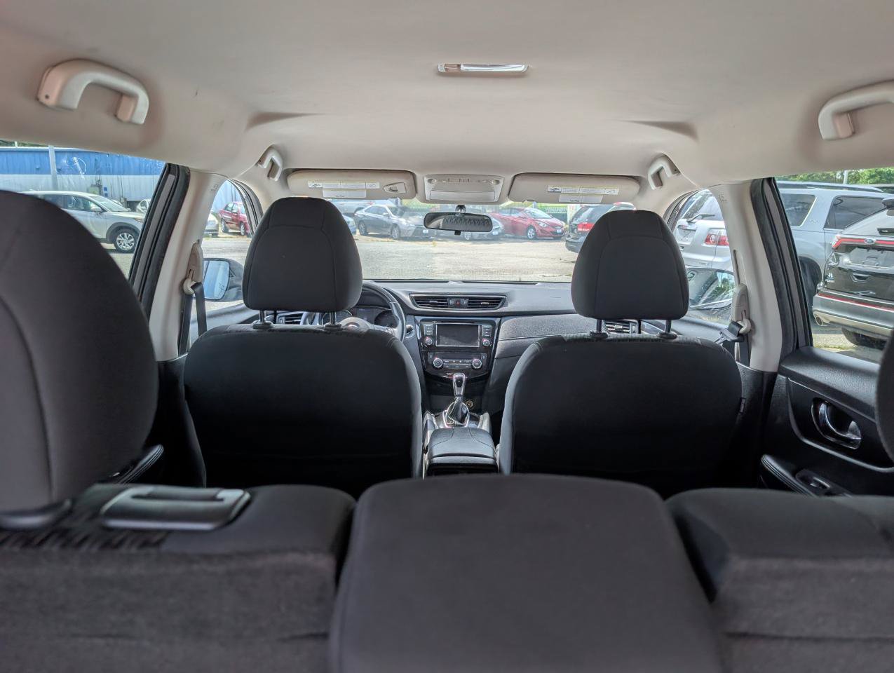 Used 2018 Nissan Rogue SV FWD image 7