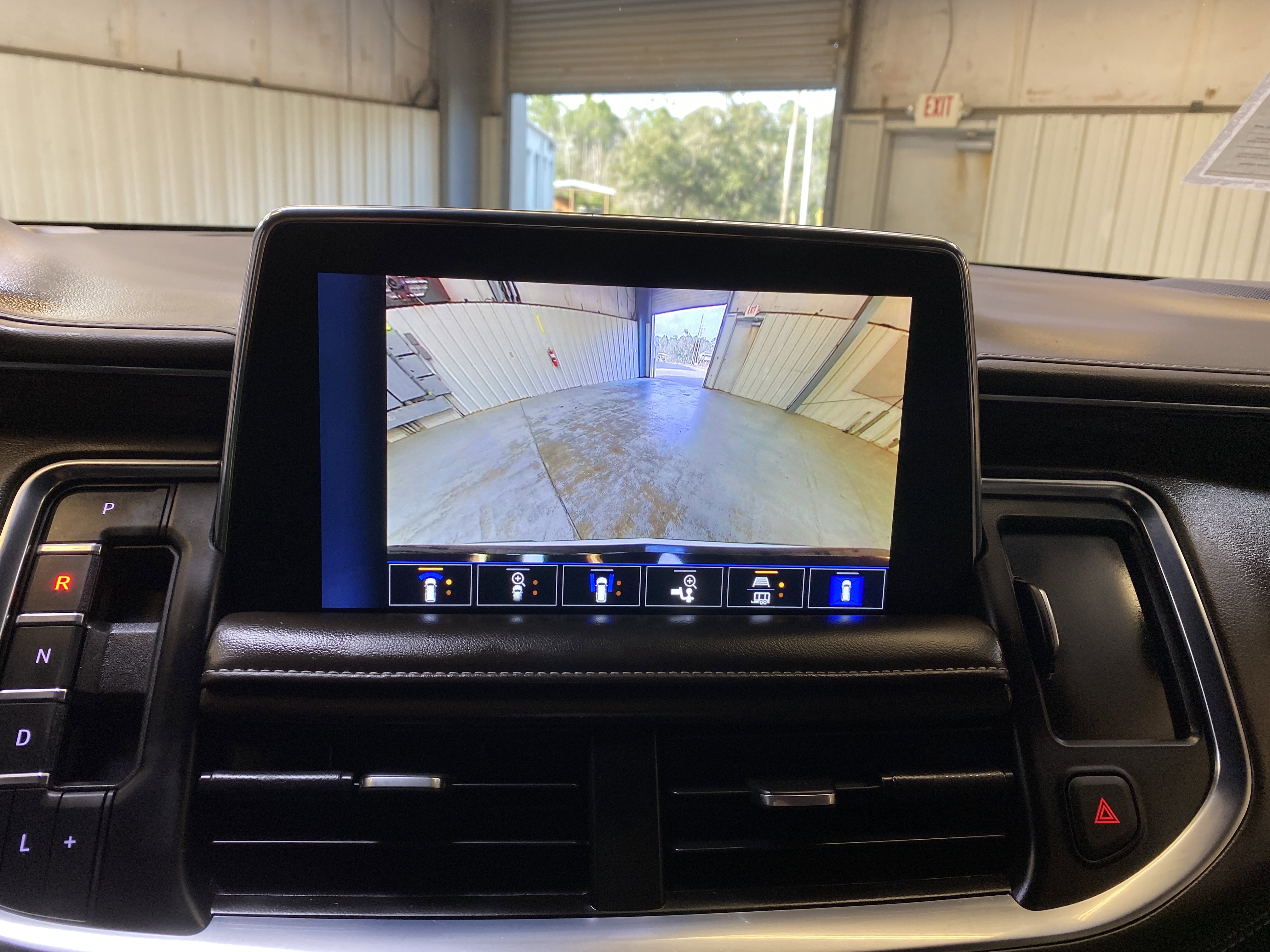 Used 2023 Chevrolet Tahoe Z71 w/ Z71 Off-Road Package image 48