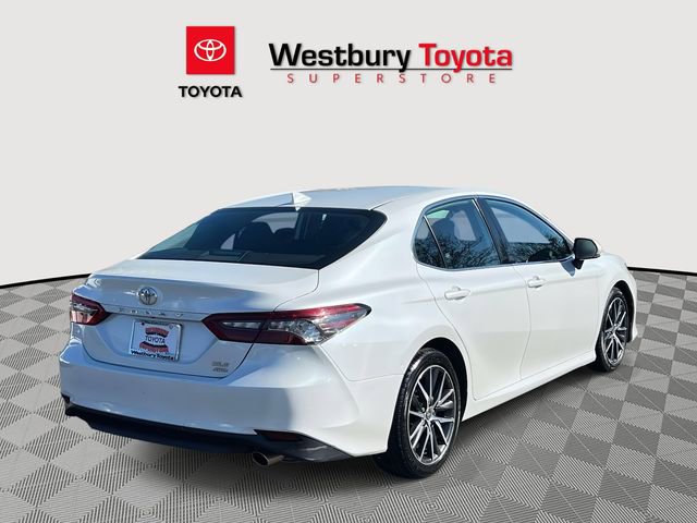 Used 2021 Toyota Camry XLE image 7