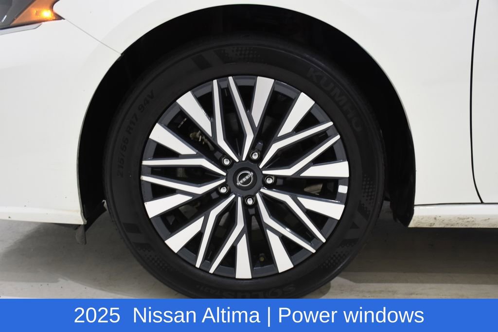 Used 2025 Nissan Altima 2.5 SV image 6