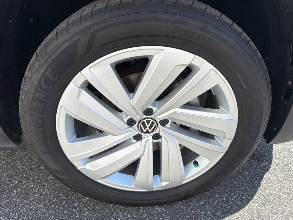 Certified 2023 Volkswagen Atlas Cross Sport SE AWD/4WD image 9