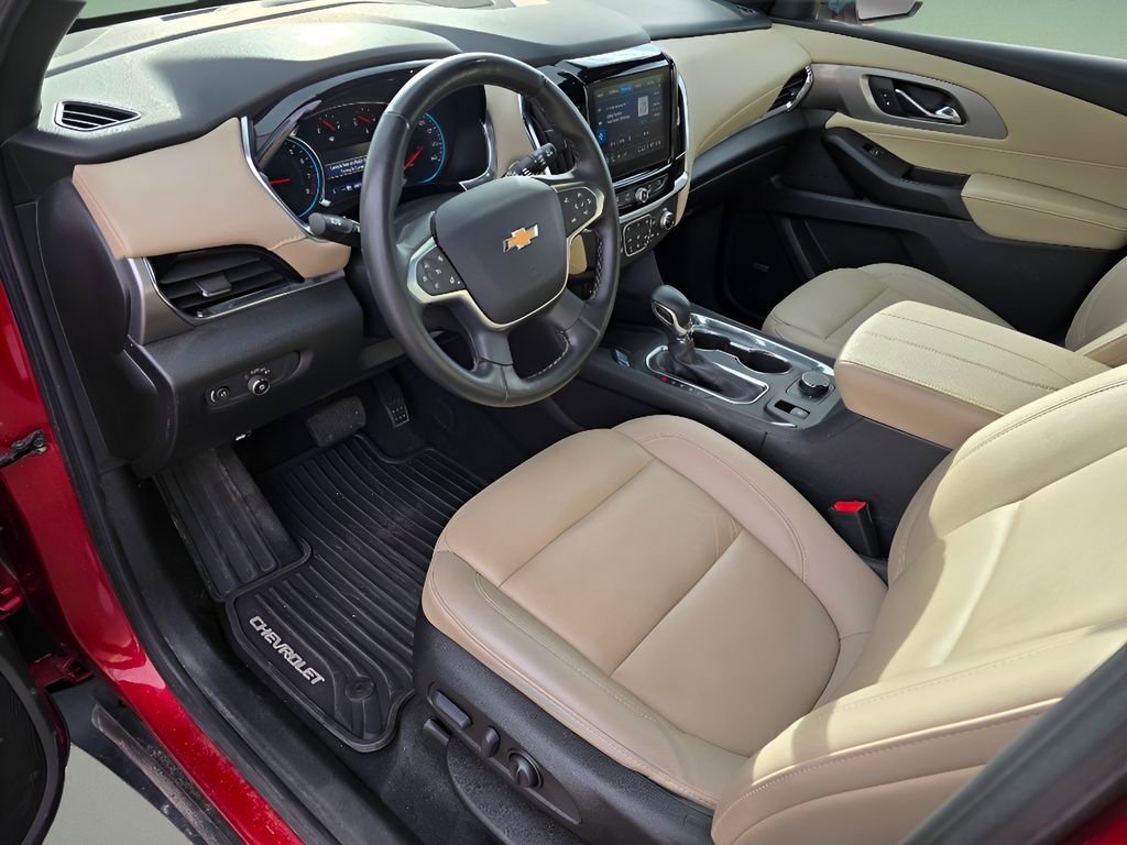 Used 2023 Chevrolet Traverse LT w/ LT Premium Package image 23