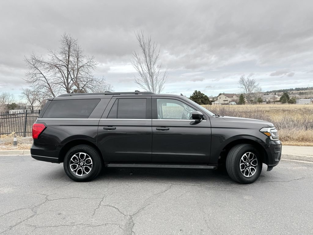 Used 2024 Ford Expedition Max XLT image 4