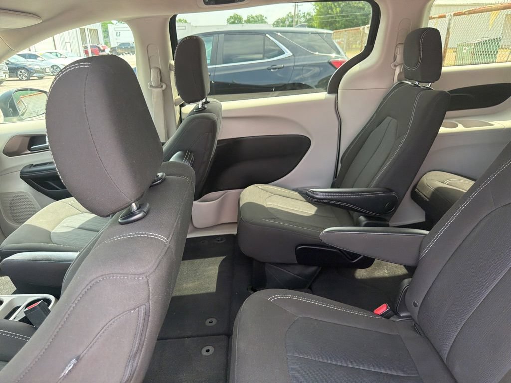 Used 2023 Chrysler Voyager LX FWD image 34