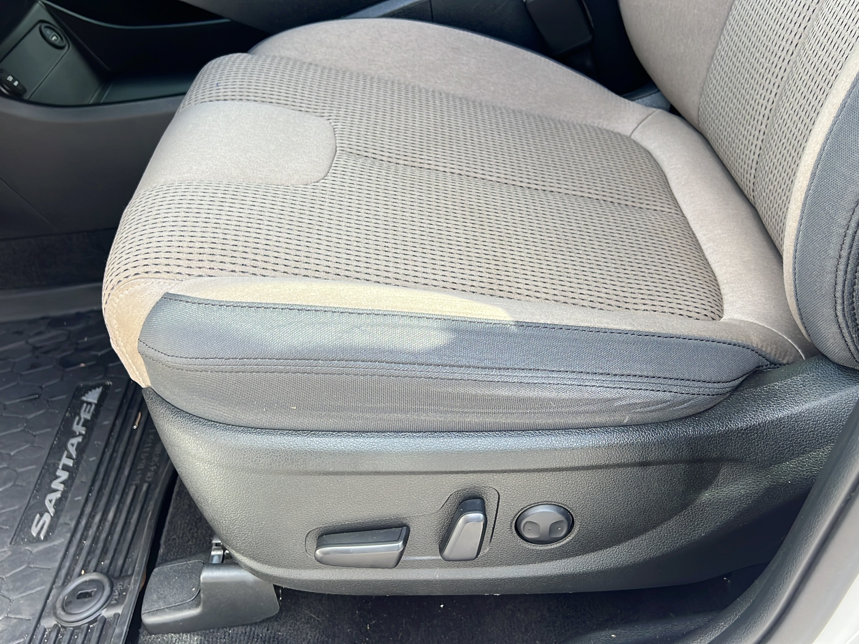 Used 2023 Hyundai Santa Fe SEL FWD image 17