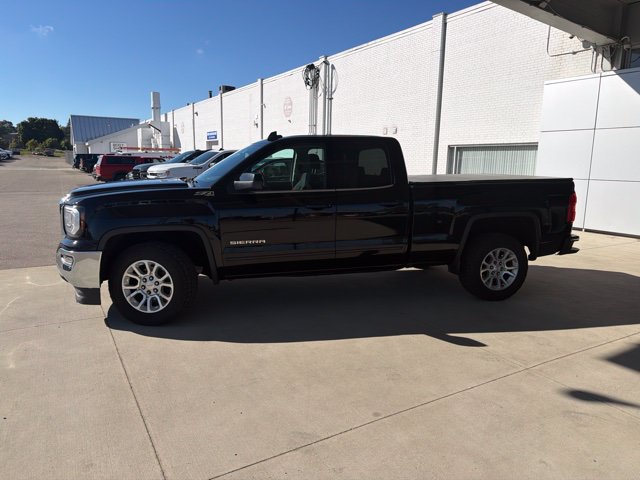 Used 2018 GMC Sierra 1500 SLE w/ SLE Value Package AWD/4WD image 2