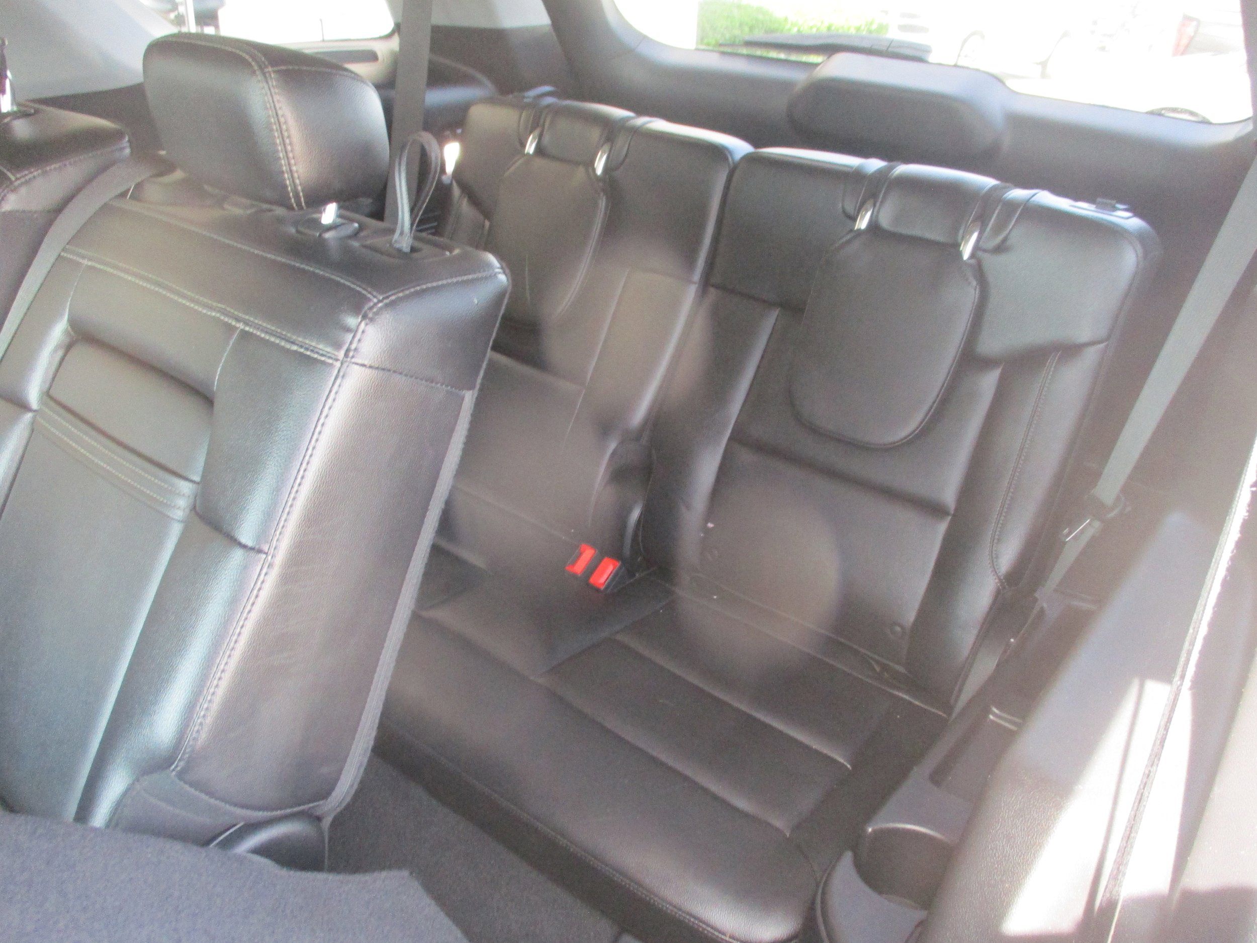 Used 2021 Ford Explorer Limited w/ Equipment Group 301A RWD image 6