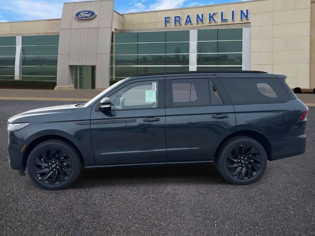 New 2026 Lincoln Navigator Reserve w/ Jet Appearance Package image 4