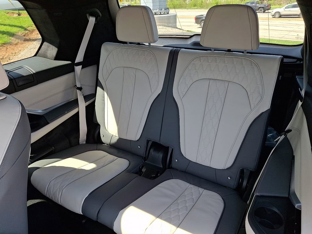 New 2026 BMW ALPINA XB7 image 10