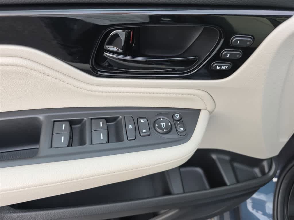 Used 2025 Honda Odyssey Elite image 19