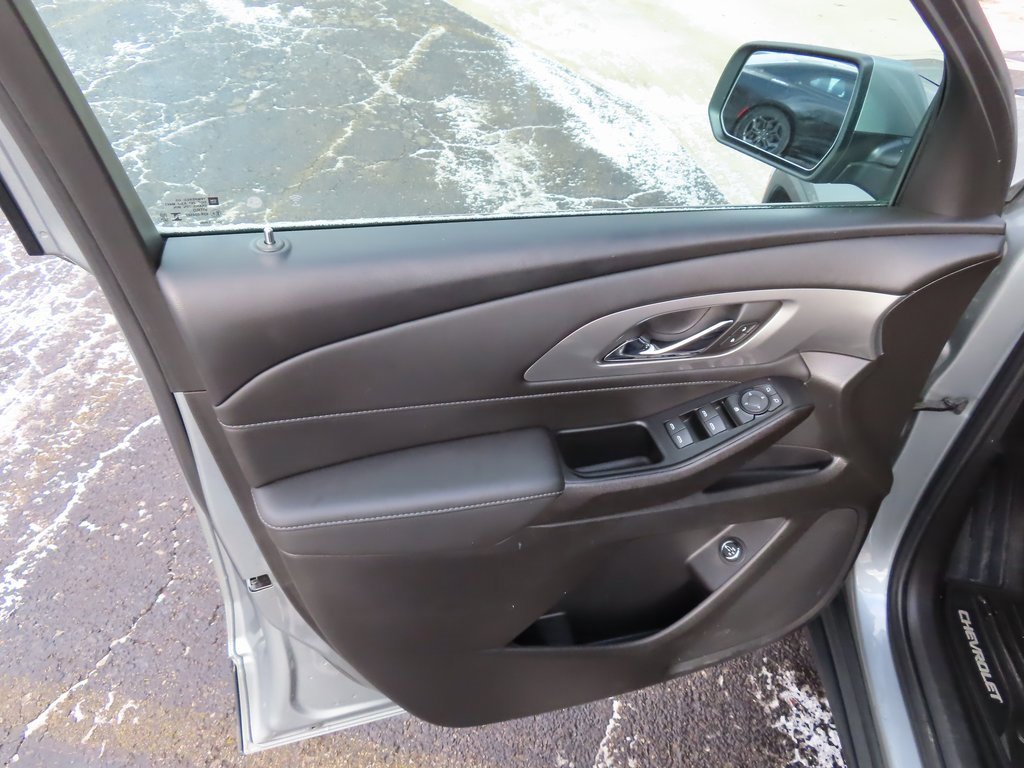 Used 2023 Chevrolet Traverse LT image 26