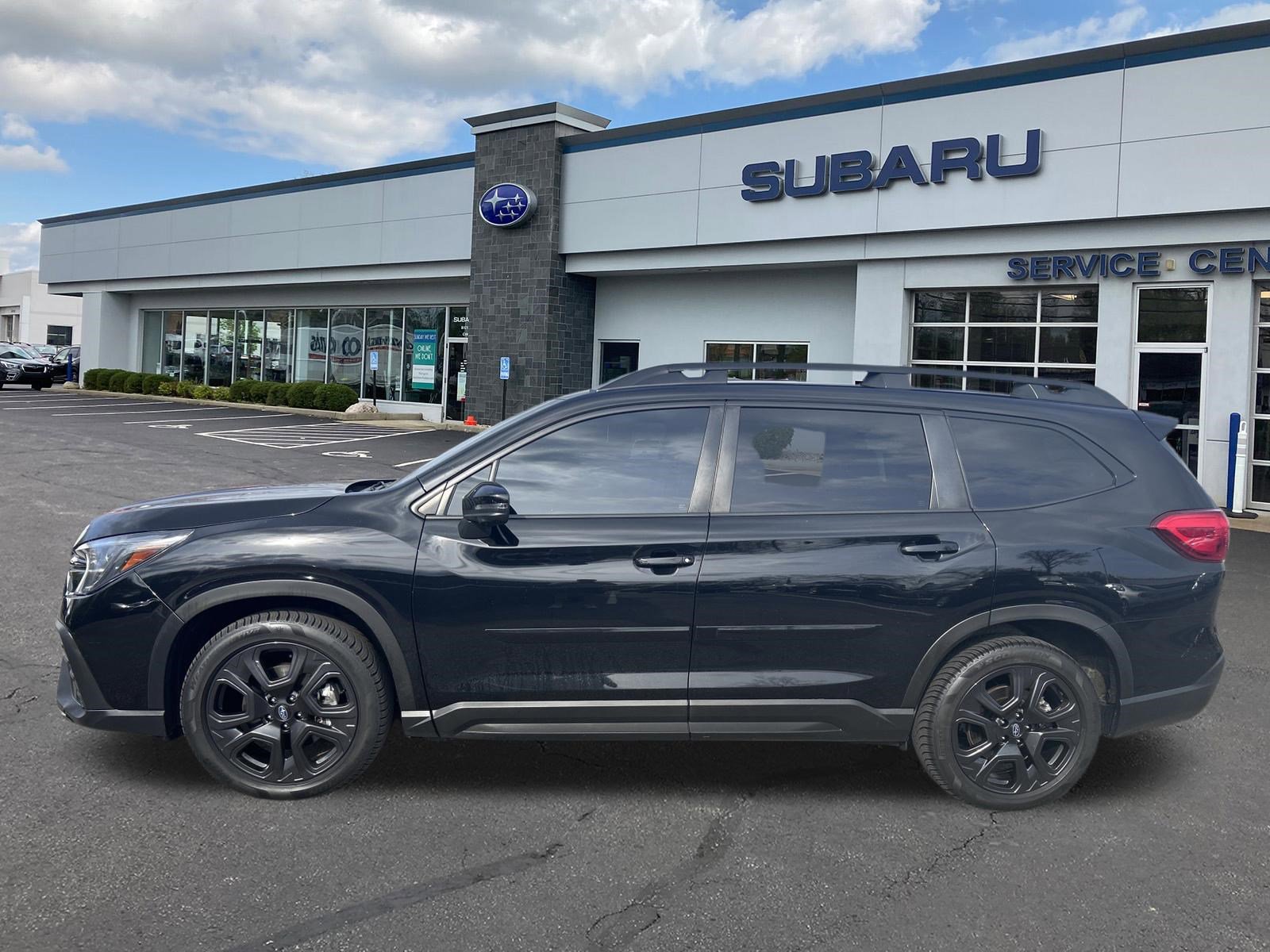 Used 2023 Subaru Ascent Onyx Edition Limited image 4