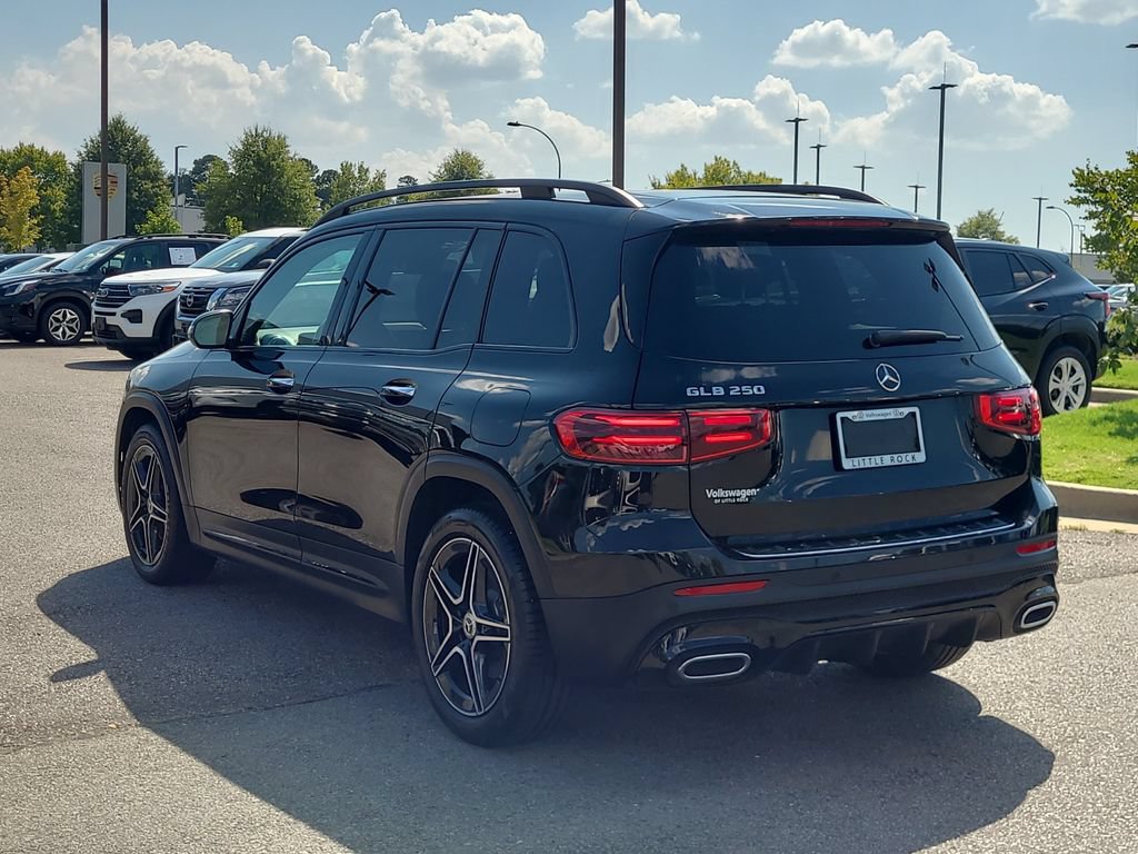 Used 2024 Mercedes-Benz GLB 250 image 3