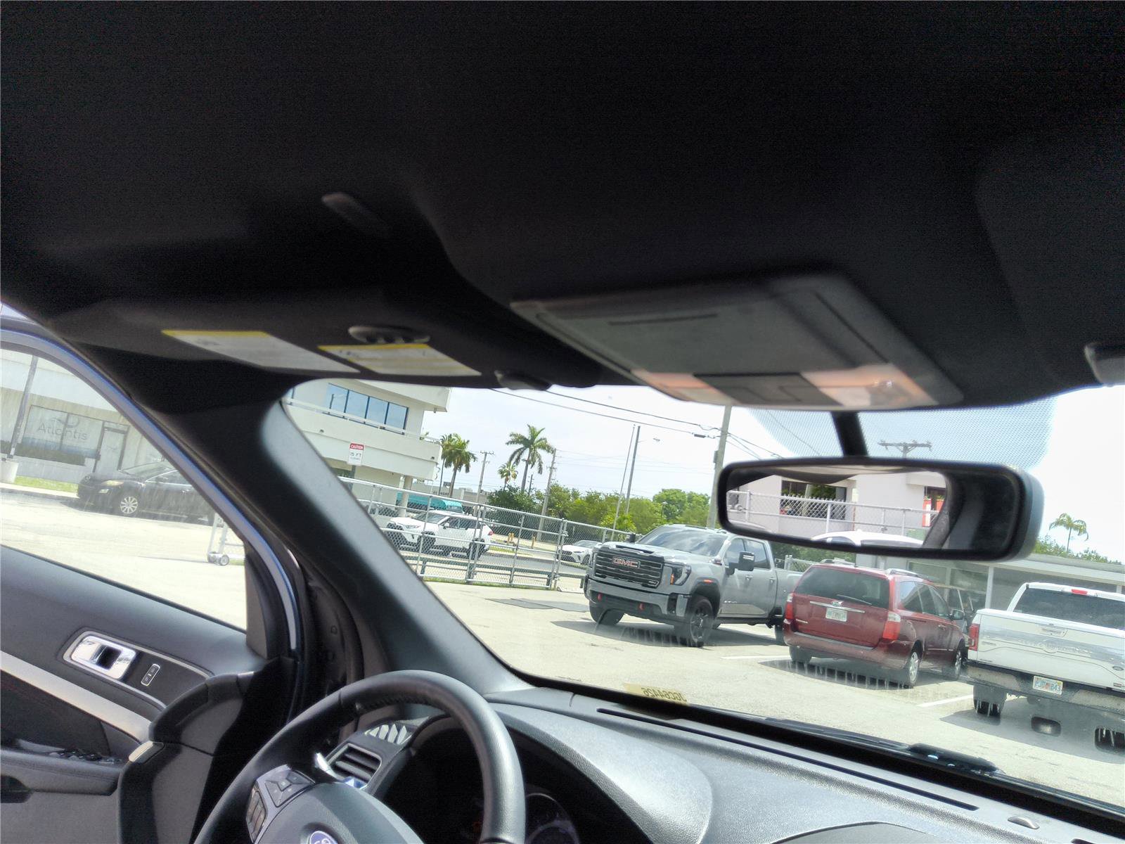 Used 2018 Ford Explorer XLT w/ Equipment Group 202A FWD image 30