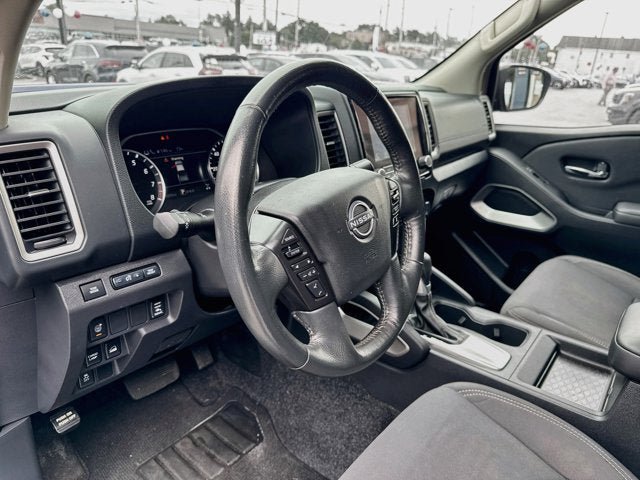 Used 2022 Nissan Frontier SV AWD/4WD image 9