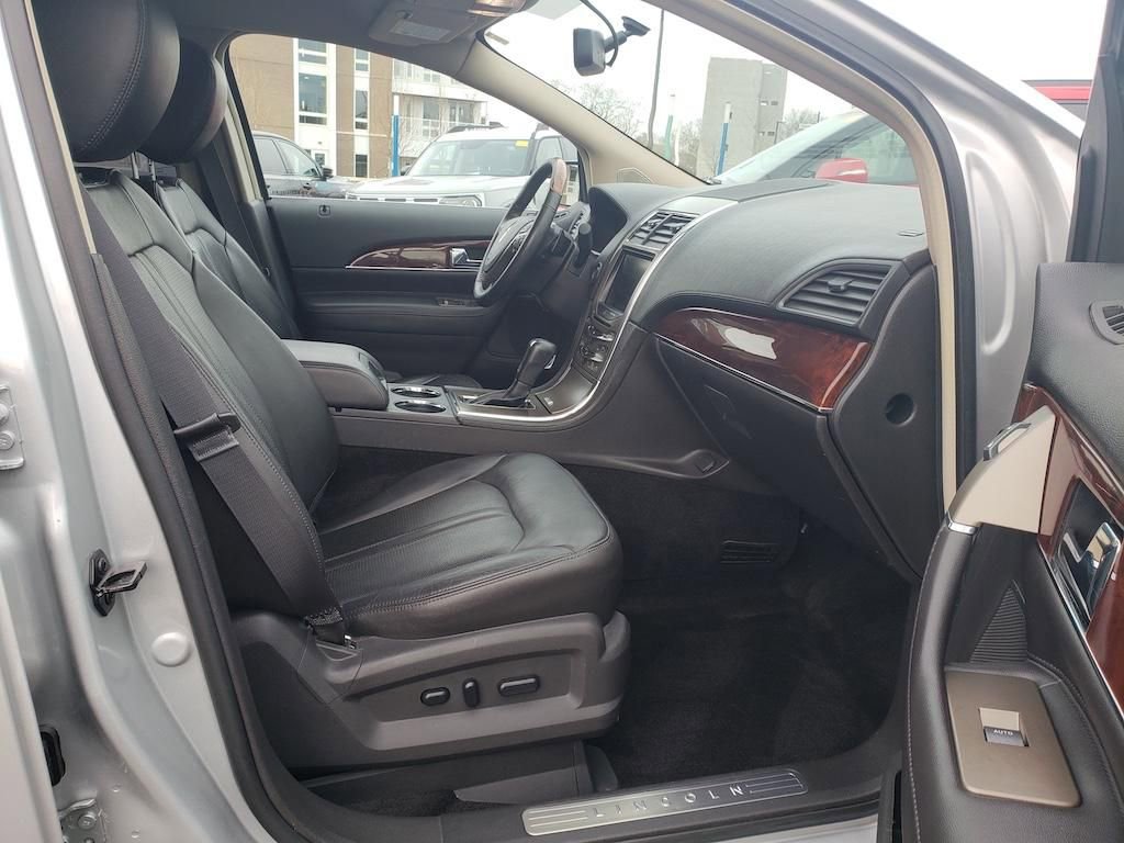 Used 2014 Lincoln MKX FWD w/ Walnut Swirl Wood Package image 20