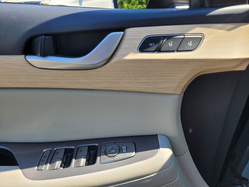 Used 2024 Hyundai Palisade Limited image 28