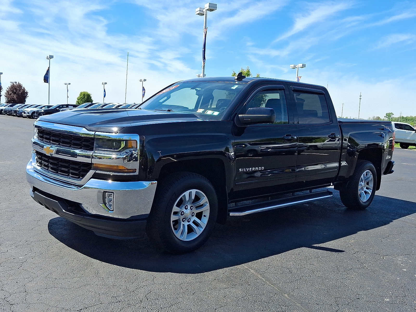 Used 2018 Chevrolet Silverado 1500 LT w/ All Star Edition AWD/4WD image 3