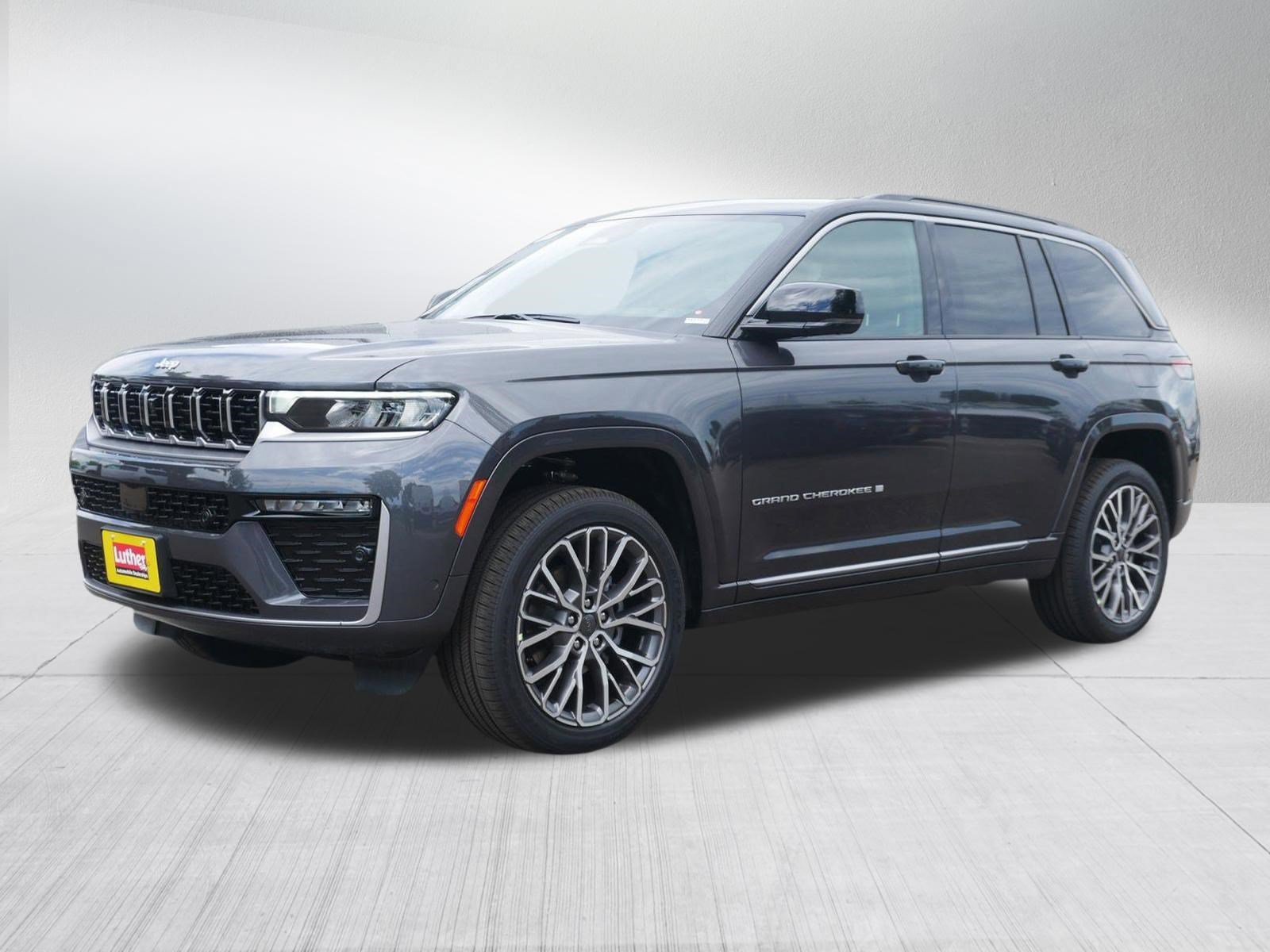 New 2026 Jeep Grand Cherokee Summit AWD/4WD image 3
