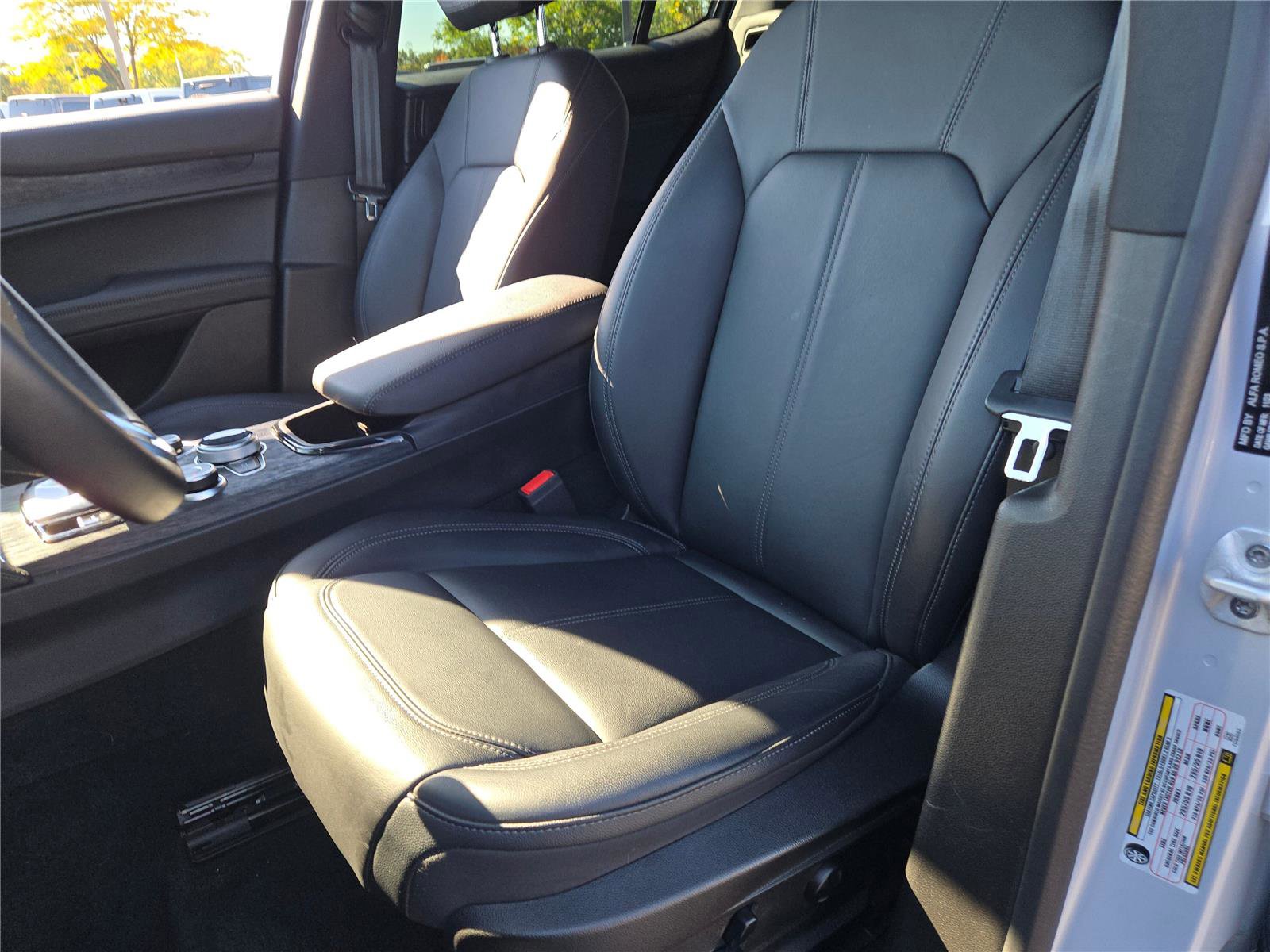 Used 2024 Alfa Romeo Stelvio Sprint image 28