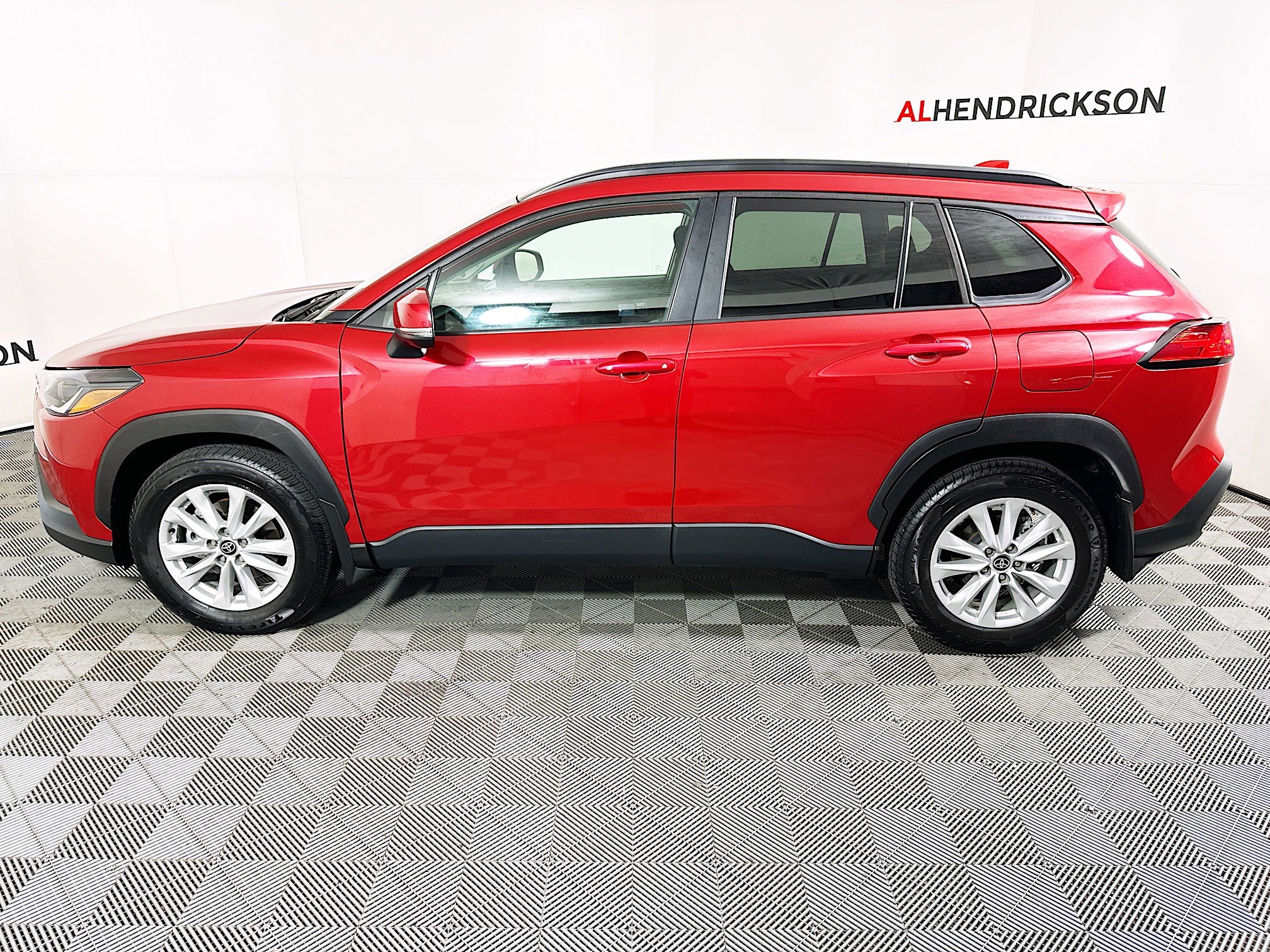 Used 2024 Toyota Corolla Cross LE w/ Moonroof Package image 6