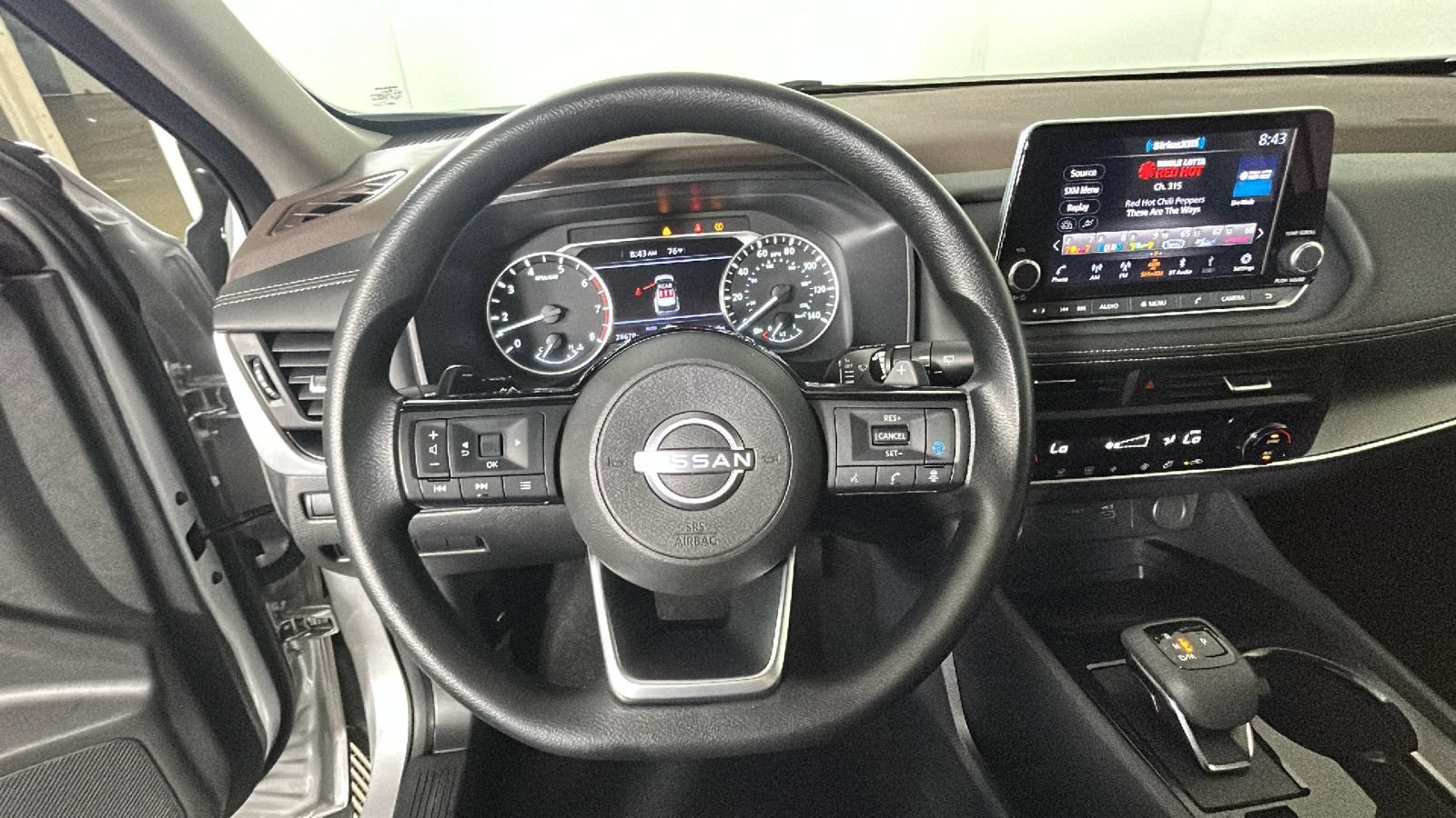 Used 2023 Nissan Rogue SV AWD/4WD image 18