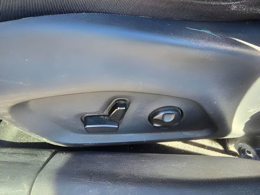 Used 2018 Jeep Compass Latitude w/ Popular Equipment Group image 16