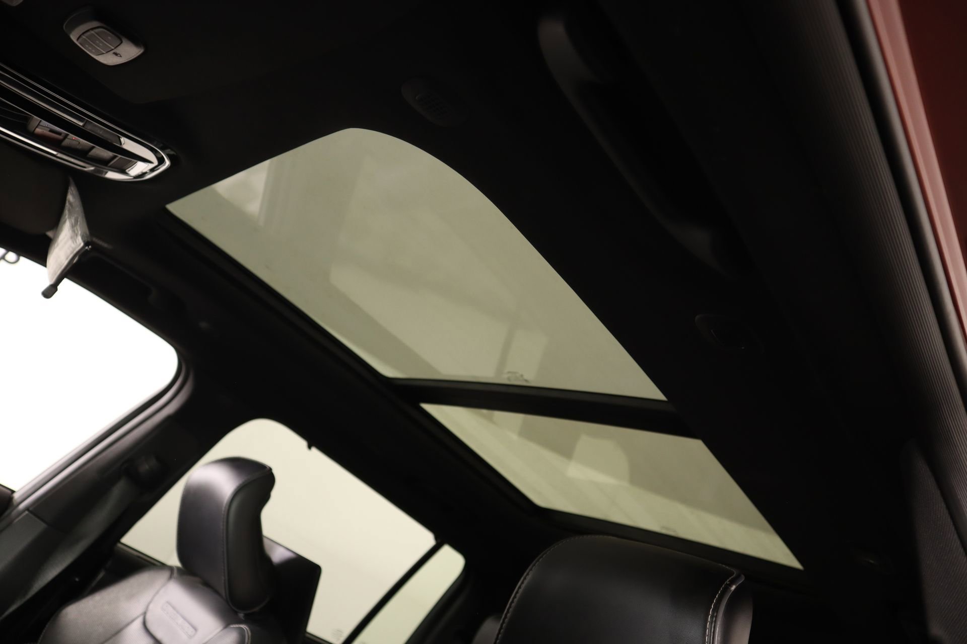 Used 2024 Jeep Grand Cherokee L Overland w/ Luxury Tech Group IV image 18