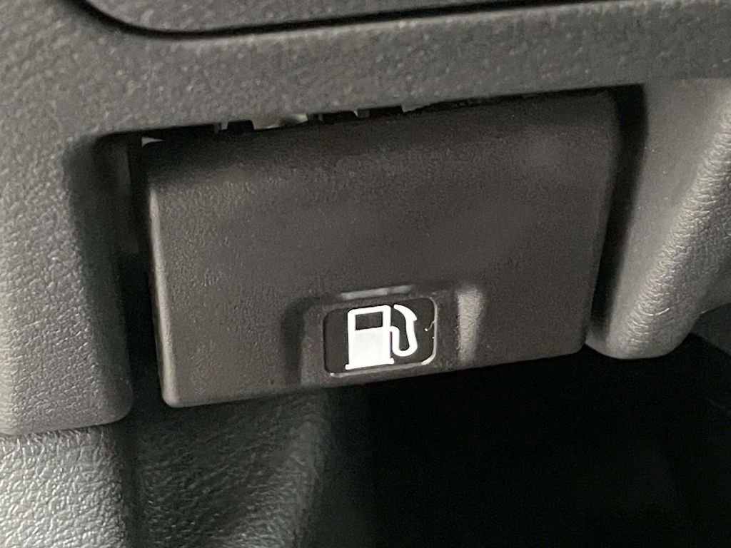 Used 2025 Nissan Sentra S image 15