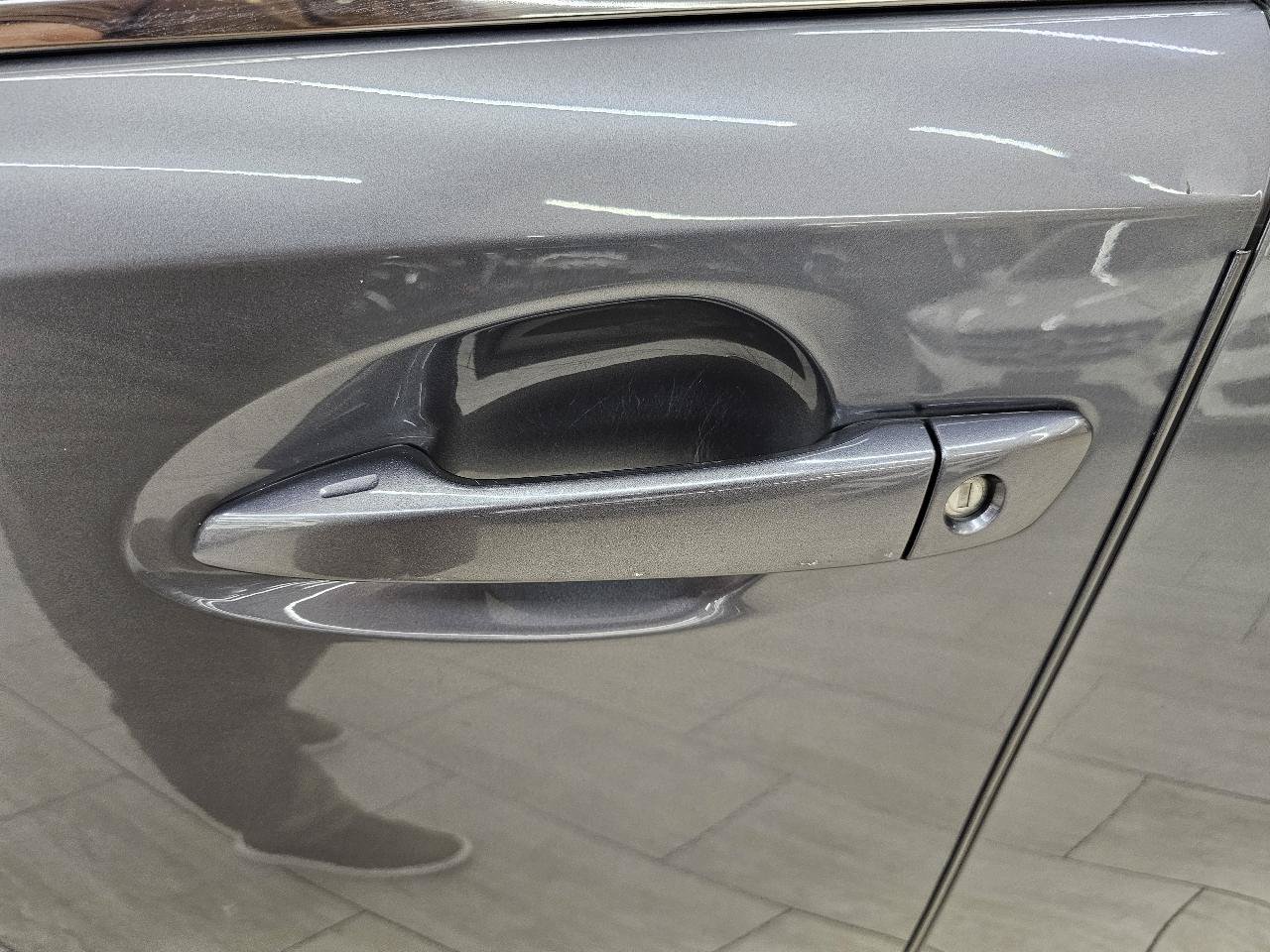 Used 2015 Lexus ES 350 w/ Luxury Package FWD image 12