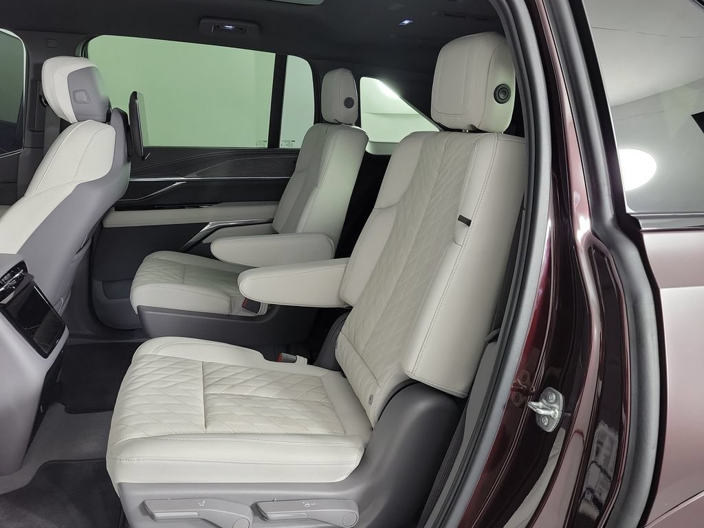 New 2026 Cadillac Escalade IQ Sport 1 w/ LPO, Floor Liner Package AWD/4WD image 12