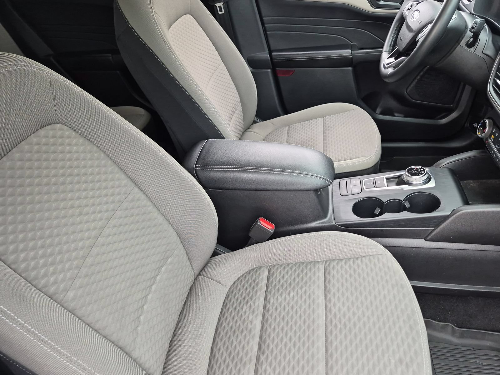 Used 2022 Ford Escape SE w/ SE Sport Appearance Package FWD image 21