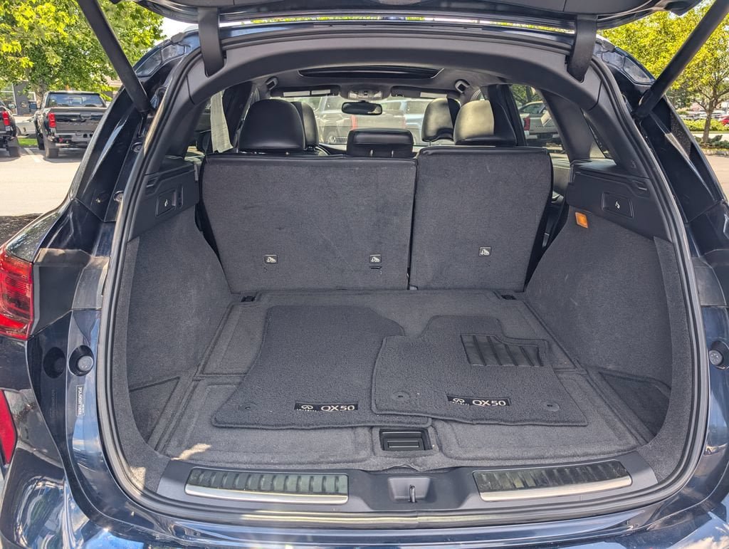 Used 2019 INFINITI QX50 Essential w/ Sensory Package AWD/4WD image 16