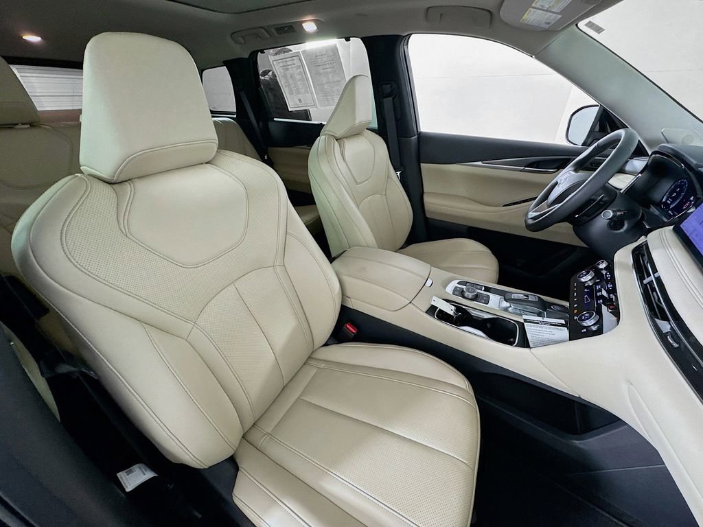 Used 2025 INFINITI QX60 Luxe image 31